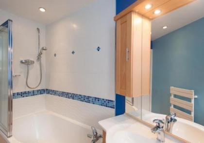 South Learmonth Gardens Apartment - image 19