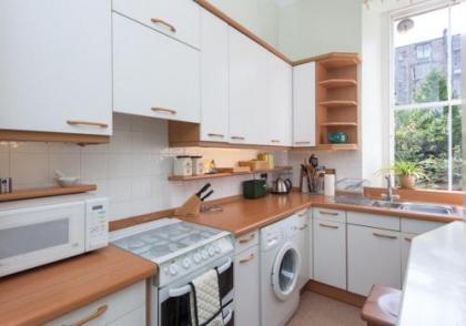 South Learmonth Gardens Apartment - image 5
