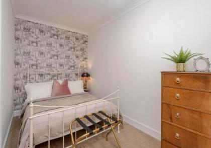 The Lauderdale Street Residence - image 10