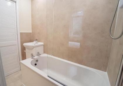 The Broughton Road Residence - image 7
