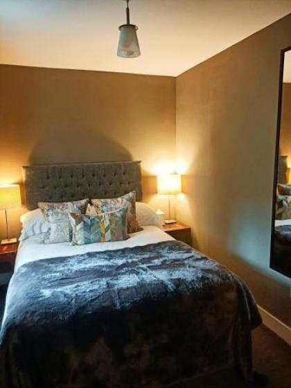 Six Brunton Place Guest House - image 2