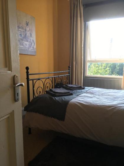 Meadowbank Apartments - image 2