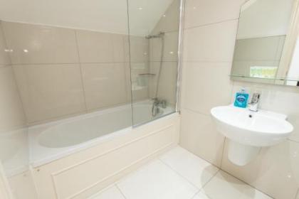 Royal Princes Suites - image 14