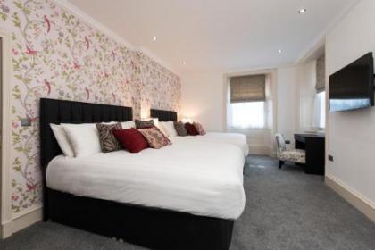 Royal Princes Suites - image 16