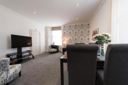 Royal Princes Suites - image 19