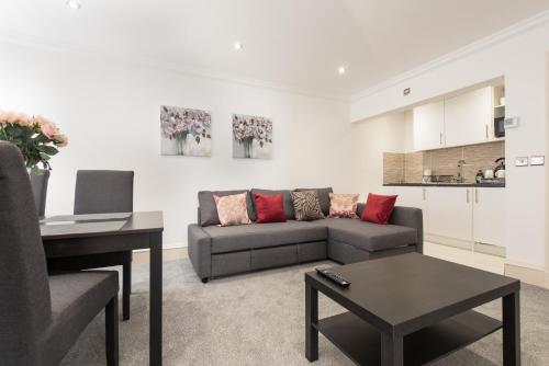 Royal Princes Suites - image 2