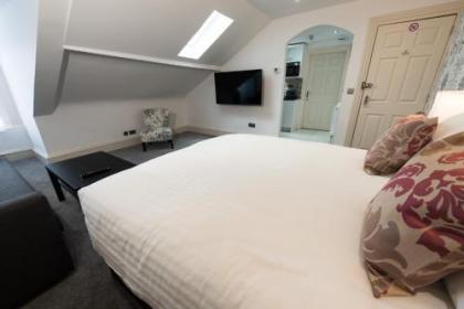 Royal Princes Suites - image 8