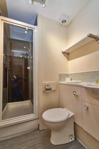 Castle Apartment - Annandale - image 8