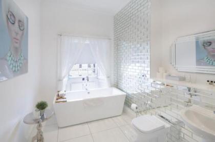 Hanover 71 Suites - image 3