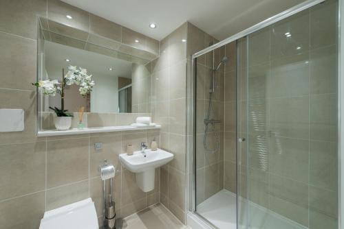 Annandale Street Apartment - image 5
