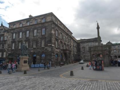 Parliament Sq apt 12 Royal Mile - image 11