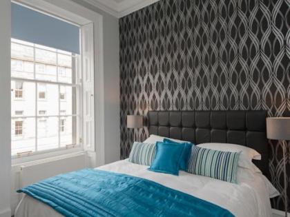 Parliament Sq apt 12 Royal Mile - image 13