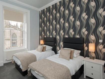 Parliament Sq apt 12 Royal Mile - image 17