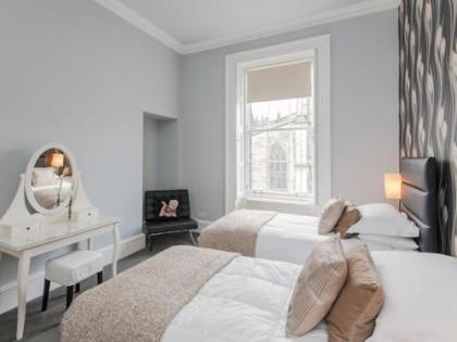 Parliament Sq apt 12 Royal Mile - image 18