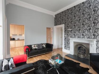 Parliament Sq apt 12 Royal Mile - image 19
