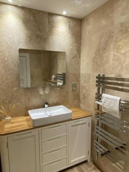 Parliament Sq apt 12 Royal Mile - image 3