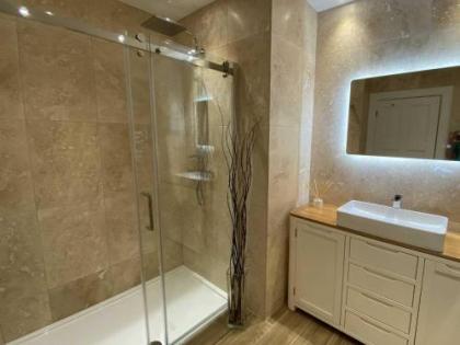Parliament Sq apt 12 Royal Mile - image 5