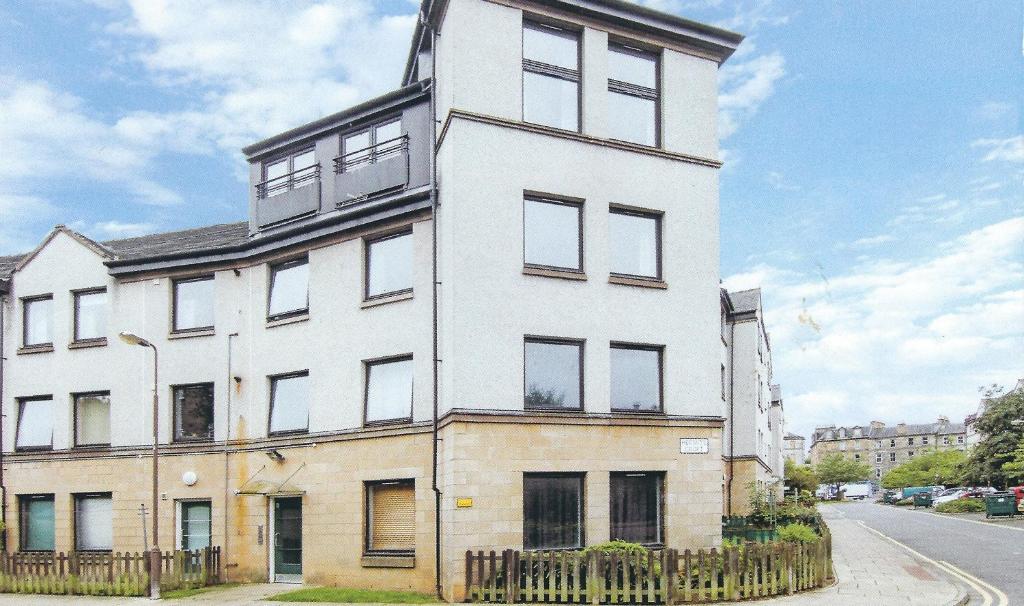 Newington Apartments - image 2
