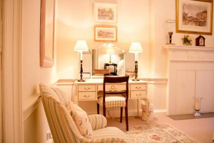 Period Property on Castle Street - image 5