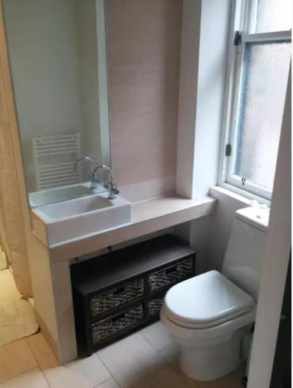 Central Apartment for the Fringe - image 10