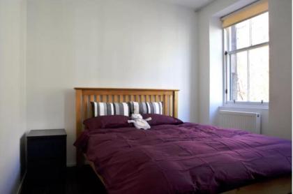 Central Apartment for the Fringe - image 11