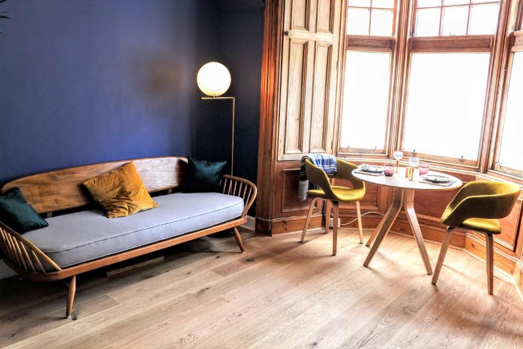 1 Bedroom Cottage 5 Minutes from Haymarket - main image