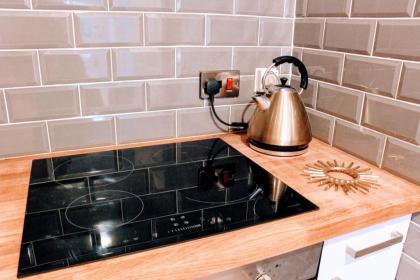 1 Bedroom Cottage 5 Minutes from Haymarket - image 10