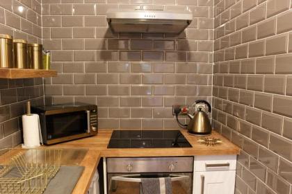 1 Bedroom Cottage 5 Minutes from Haymarket - image 11