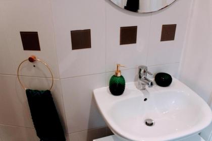 1 Bedroom Cottage 5 Minutes from Haymarket - image 2