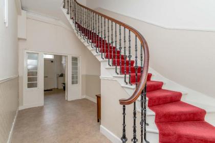 Melville Street Apartment - image 13