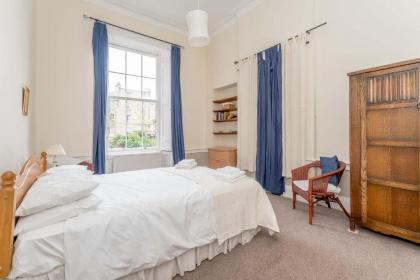 Melville Street Apartment - image 9