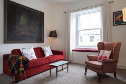 1 Bedroom Apartment in City Centre Sleeps 4-6 - image 1