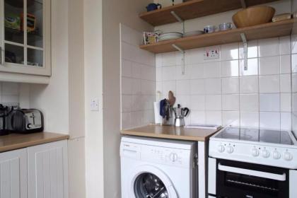 1 Bedroom Apartment in City Centre Sleeps 4-6 - image 12