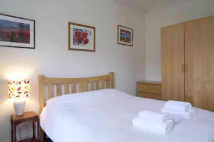 1 Bedroom Apartment in City Centre Sleeps 4-6 - image 5