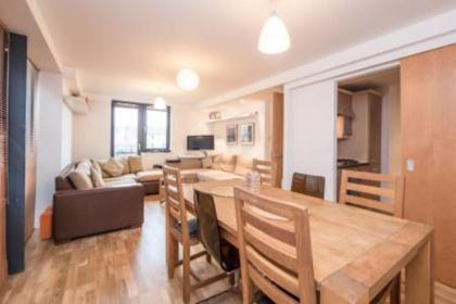 Modern Flat in the Middle of Old Town - image 2