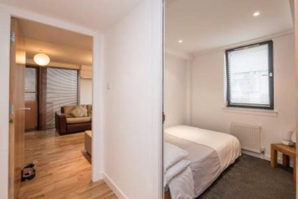 Modern Flat in the Middle of Old Town - image 7