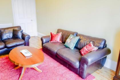 Newly Furnished 2 Bedroom Apartment on Leith Walk - image 14