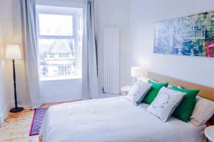 Newly Furnished 2 Bedroom Apartment on Leith Walk - image 9