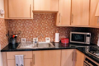 Cosy and Modern Apartment in Central Edinburgh - image 13