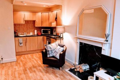 Cosy and Modern Apartment in Central Edinburgh - image 14