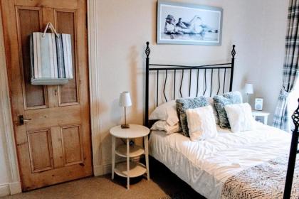 Cosy and Modern Apartment in Central Edinburgh - image 15