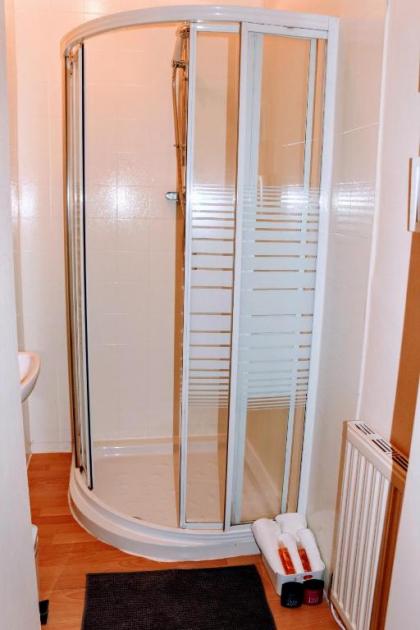 Cosy and Modern Apartment in Central Edinburgh - image 2