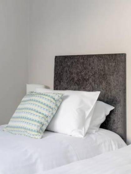 West Bow Apartment - image 11