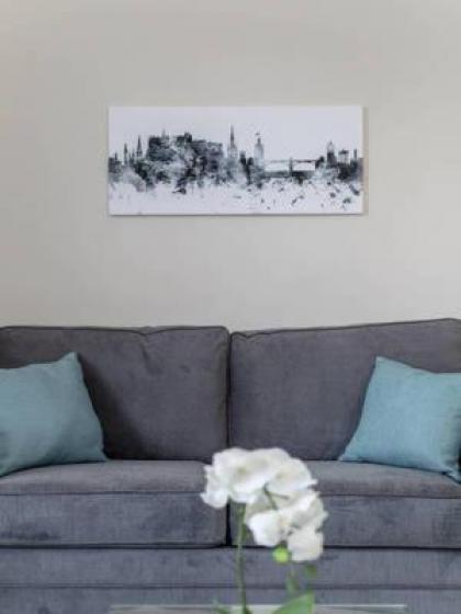 West Bow Apartment - image 12