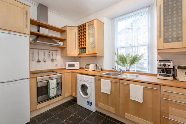 West Bow Apartment - image 4