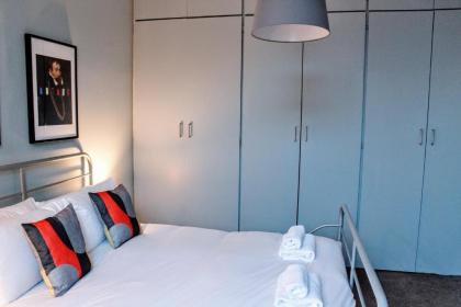 1 Bedroom Apartment in Edinburgh's New Town Sleeps 2 - image 11