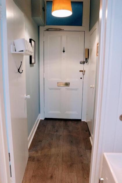 1 Bedroom Apartment in Edinburgh's New Town Sleeps 2 - image 12