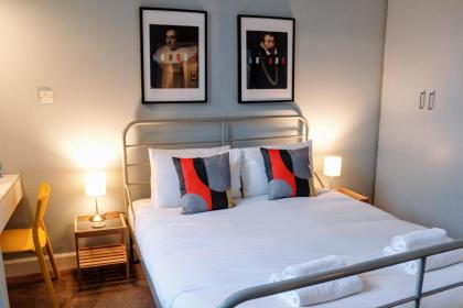 1 Bedroom Apartment in Edinburgh's New Town Sleeps 2 - image 4