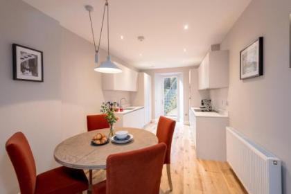 Luxury apartment Stafford Street - image 3