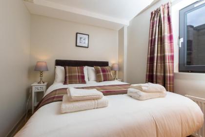 Royal Mile 2 Bedroom Apartment - image 12